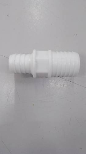 Соединитель для шланга ПЛАСТИК 20 * 26 мм