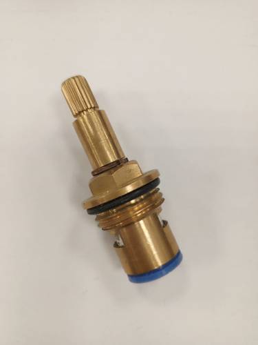 Кран-букса 1/2" керамика, 7,7 х 20 шлиц., 90° под крест, длинный шток Кран-букса 1/2" керамика, 7,7 х 20 шлиц., 90° под крест, длинный шток